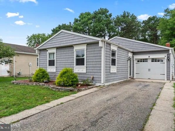 9 Lumsden St, Toms River, NJ 08757