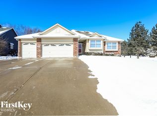 1702 Overbrook Ln, Raymore, MO 64083