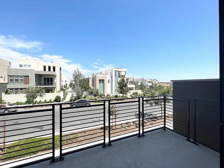 207 Merit — Photo 20