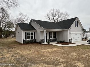 1104 Raleigh Rd, Clinton, NC 28328