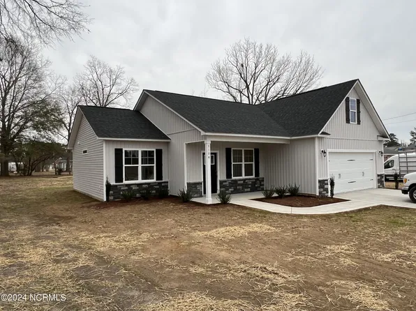 1104 Raleigh Road, Clinton, NC 28328