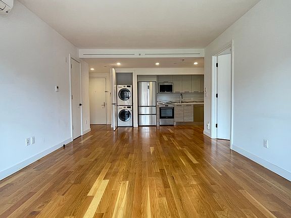 3rd image of 50 Clarkson Ave #515