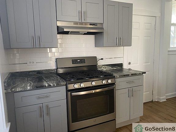 5th image of 806 N Bishop St APT 2A