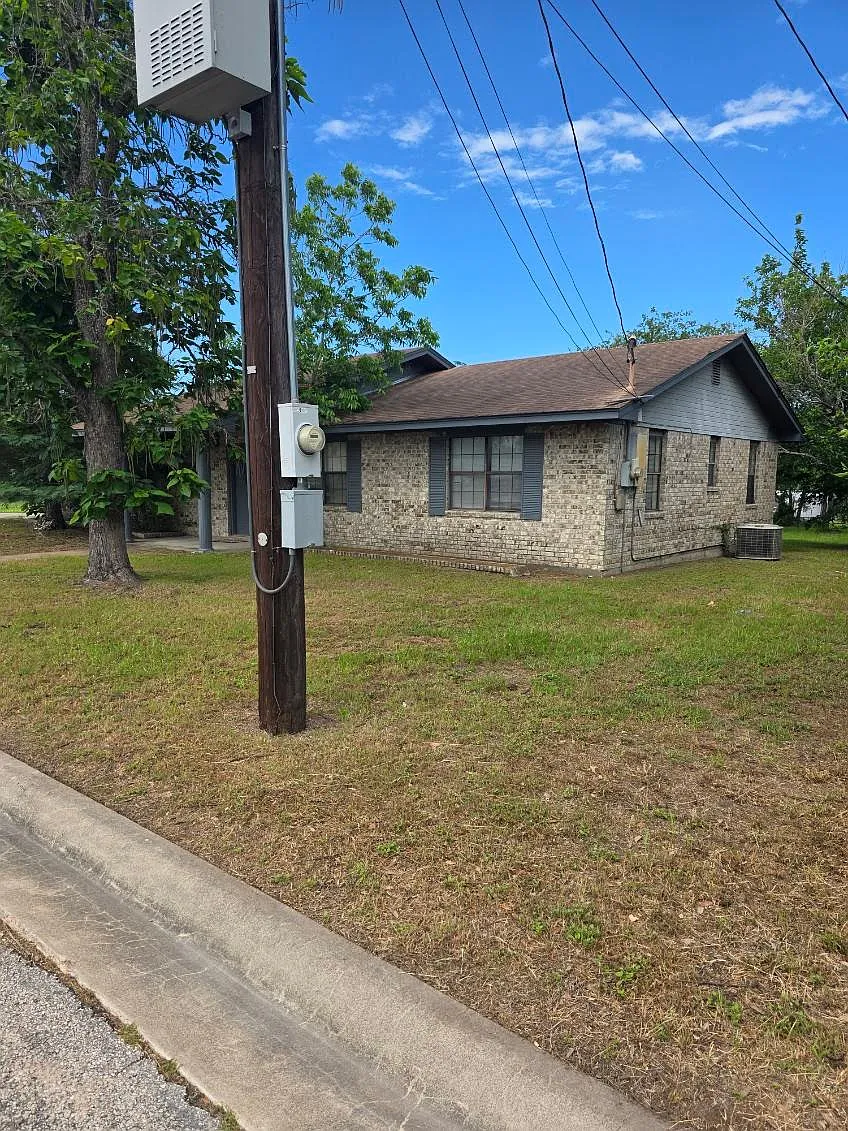 3 bed, 1624 sqft, $1,600 — Photo 2