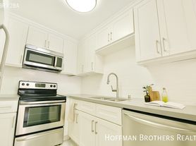 2106 S Bentley Ave, Los Angeles, CA