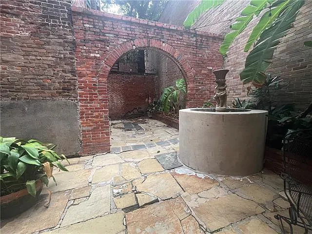 1 bed, 1.0 bath, 1000 sqft, $1,600 — Photo 2