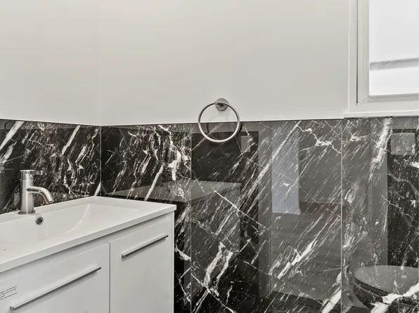 3-35 Grandview Avenue image 20 of 23