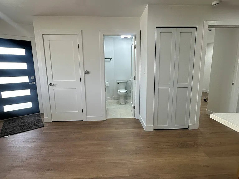 2253 E Oshkosh Ave #B — Photo 8
