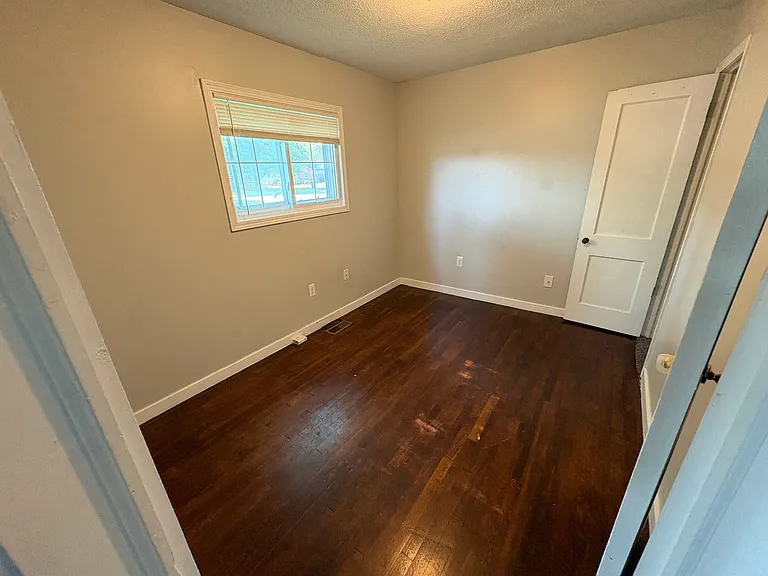 5852 Beech Daly Rd — Photo 2
