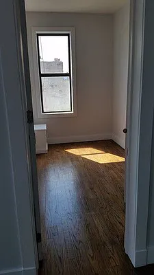 Rented by Lang Realty LLC | media 6