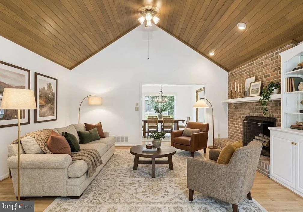 3 bed, 3000 sqft, $3,500 — Photo 3