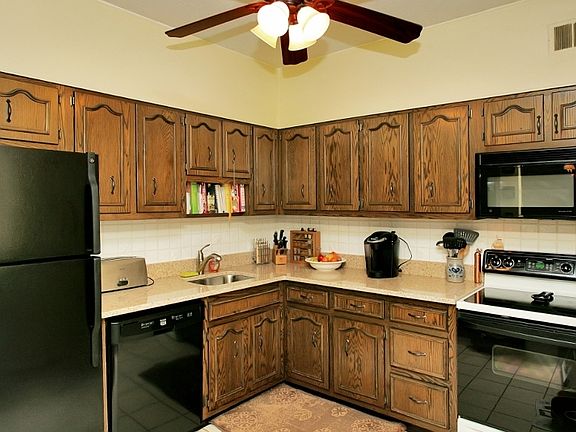 Kitchen / Granite Countertops