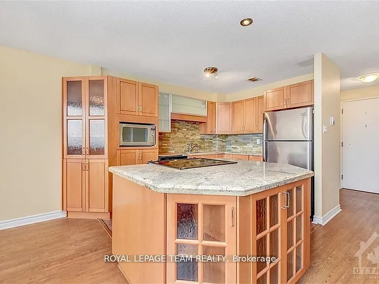 515 Saint Laurent Blvd #644 — Photo 4