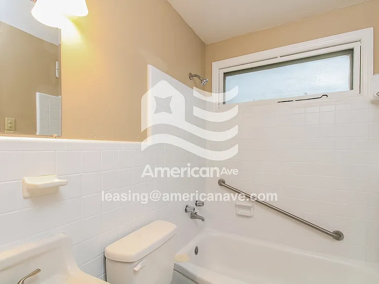 1400_010_main_bathroom_12854284.jpg