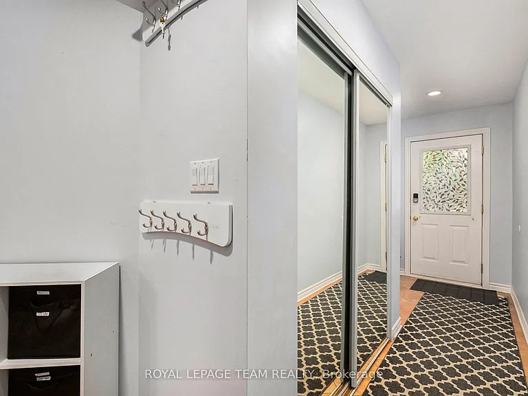 121 Drummond St — Photo 4