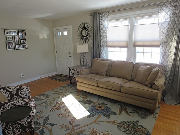 4th image of 2916 Stuart Dr