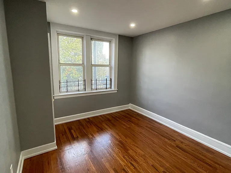 127-129 Grafton Ave #3 — Photo 6