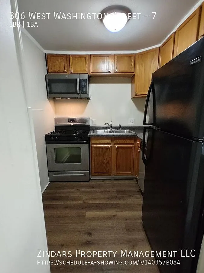 Building Photo - 306 W Washington St #7