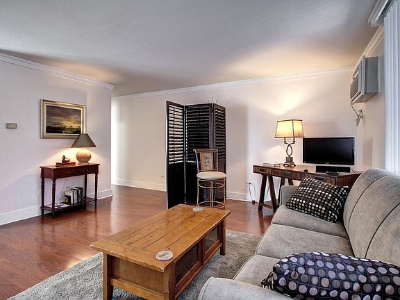 4th image of 1035 Colorado Blvd APT 205