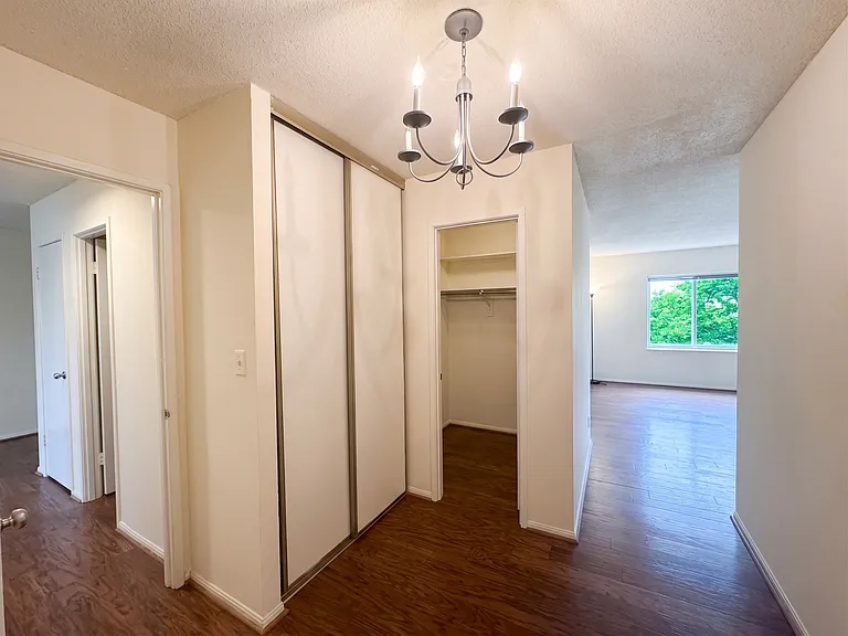8360 Greensboro Dr #524 — Photo 15