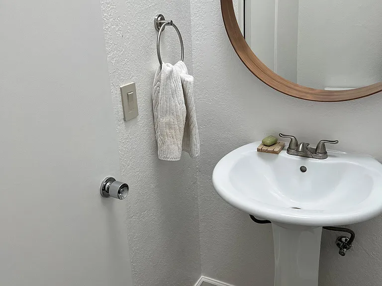 1/2 bath off of entry