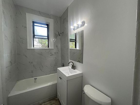 5th image of 1 Noll Pl APT 14