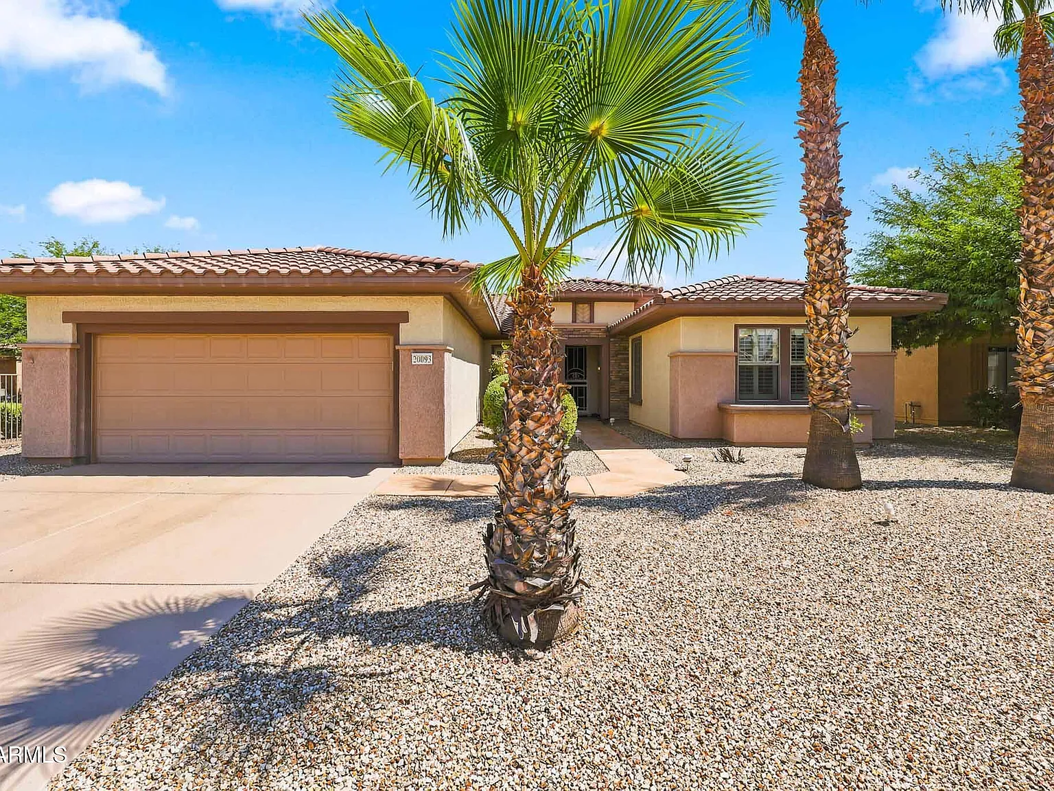 2 bed, 2.5 bath, 2338 sqft, $3,200 — Photo 4