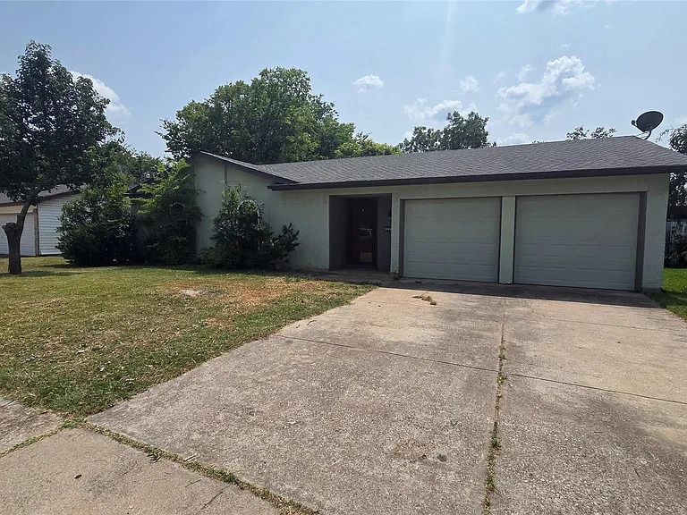 335 Springwillow Rd — Photo 1
