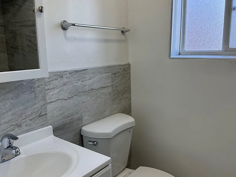 1302 Carol St — Photo 9