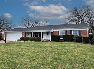 331 Meadowbrook Dr, Ballwin, MO 63011