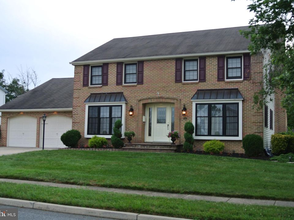 1st image of 200 Hinton Way