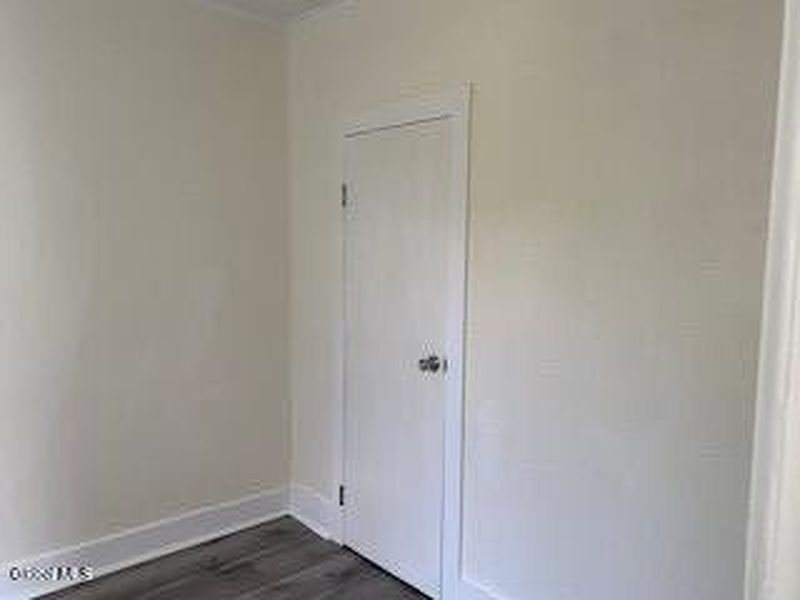 5th image of 20 La Claire Street