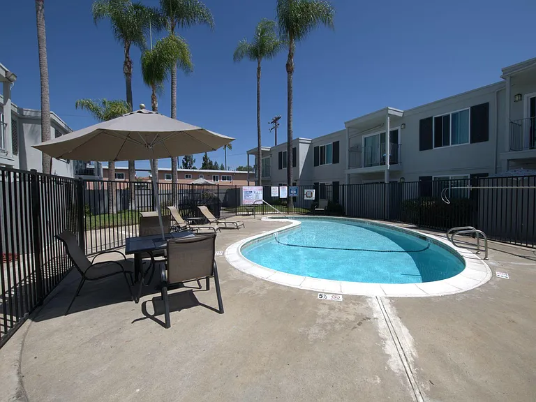 A&B Buildings pool courtyard