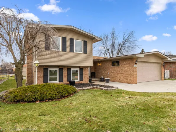 20290 Indiana Ave, Brownstown, MI 48183