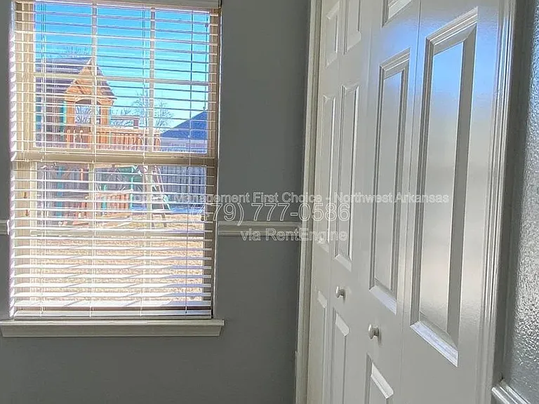 320 Beasley Dr — Photo 9