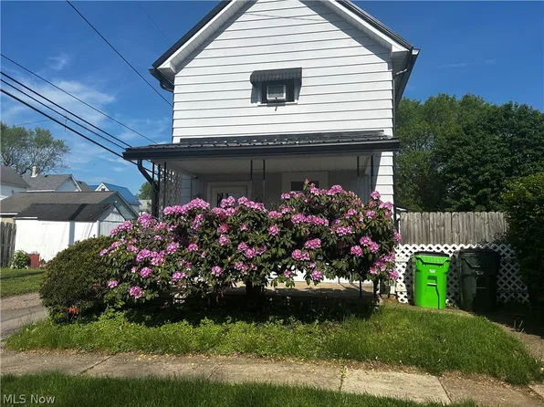 622 John St, Coshocton, OH 43812
