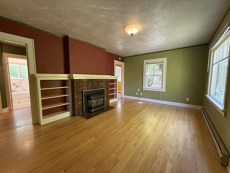 1315 Washington St — Photo 3