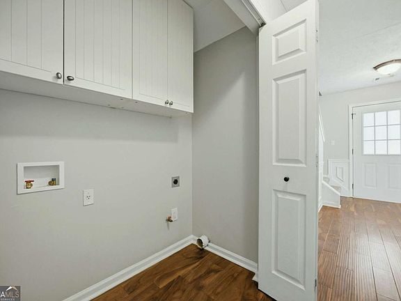 4th image of 1115 Winthrope Chase Dr