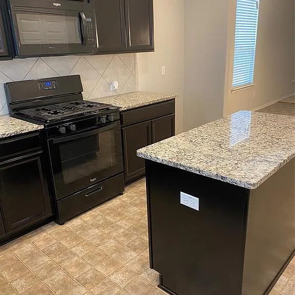 352 Martha Dr — Photo 6