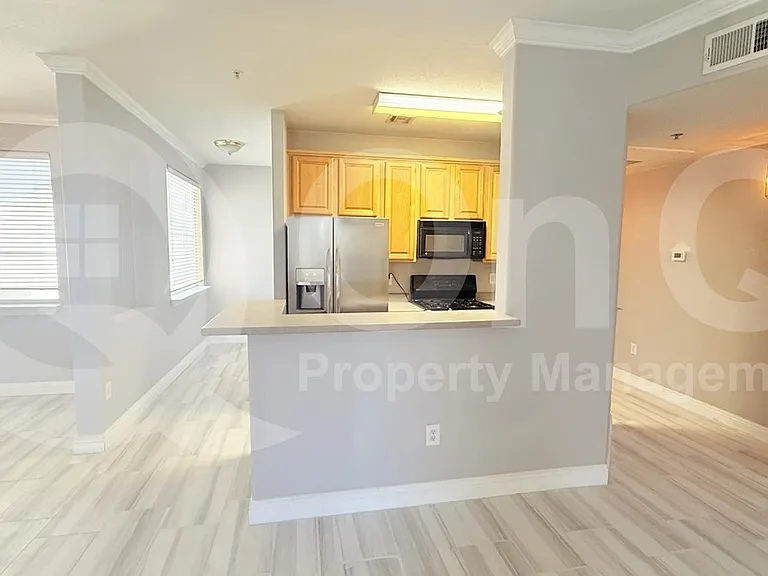2992 N Miller Rd #215B — Photo 18
