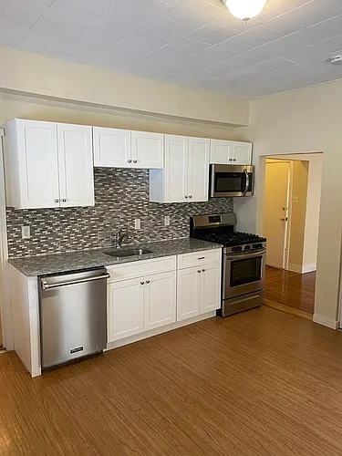 126 Main St #1 Photo 1