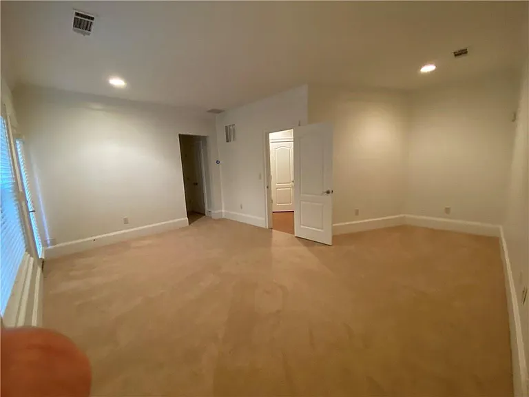 2783 Durham Dr NE — Photo 16