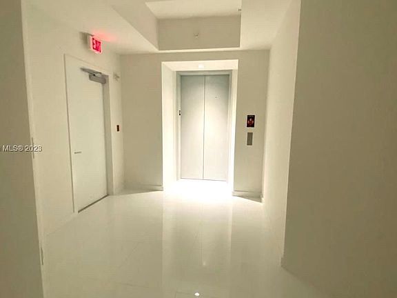 3rd image of 851 NE 1st Ave #5004
