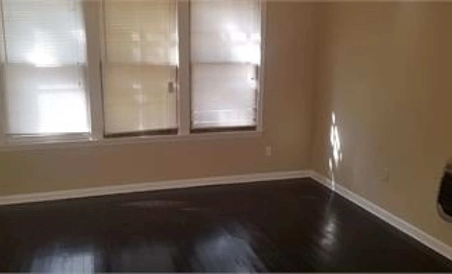 Charming 3-Bedroom Home in Memphis-Spacious & Convenient! — Photo 3