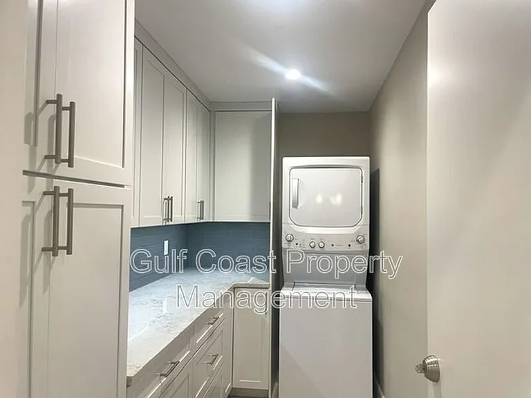 2253 Valencia Dr — Photo 21