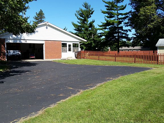 2 car garage w porch