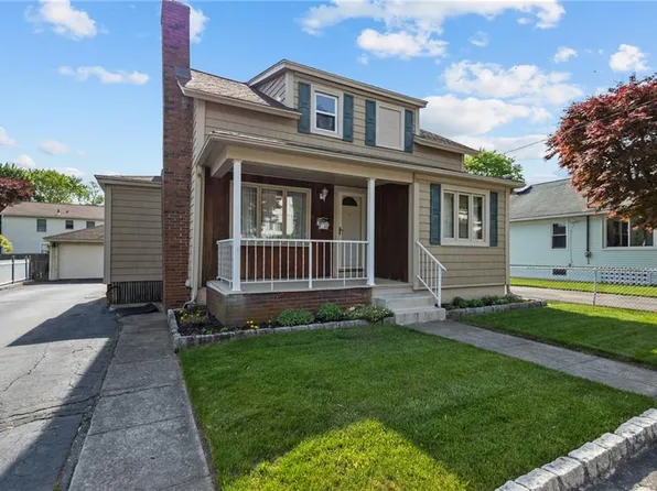 22 Lenox Ave, West Warwick, RI 02893