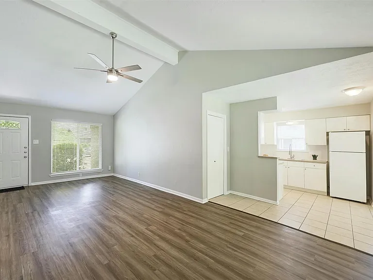 8527 Maine Dr — Photo 13