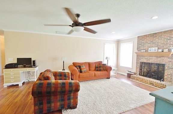 5th image of 657 Jordan Creek Dr