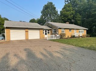 5026 Beechwood Ave NE, Paris, OH 44669